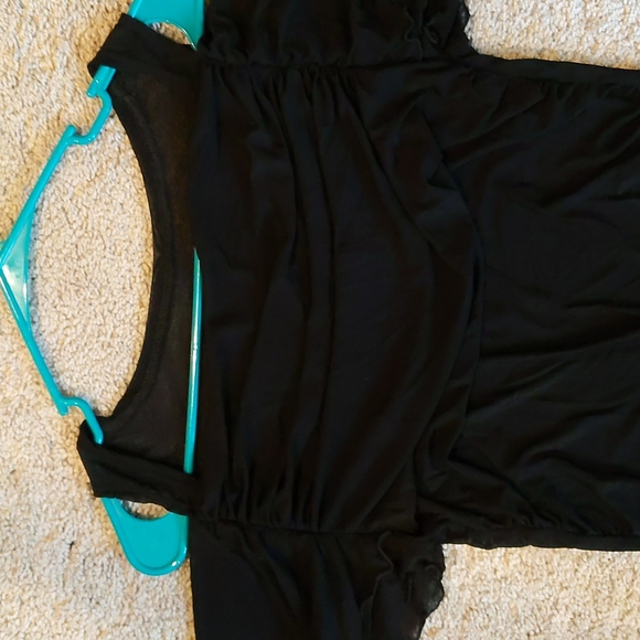 🍇4/$20 Cold Shoulder Mesh Top - Picture 5 of 9